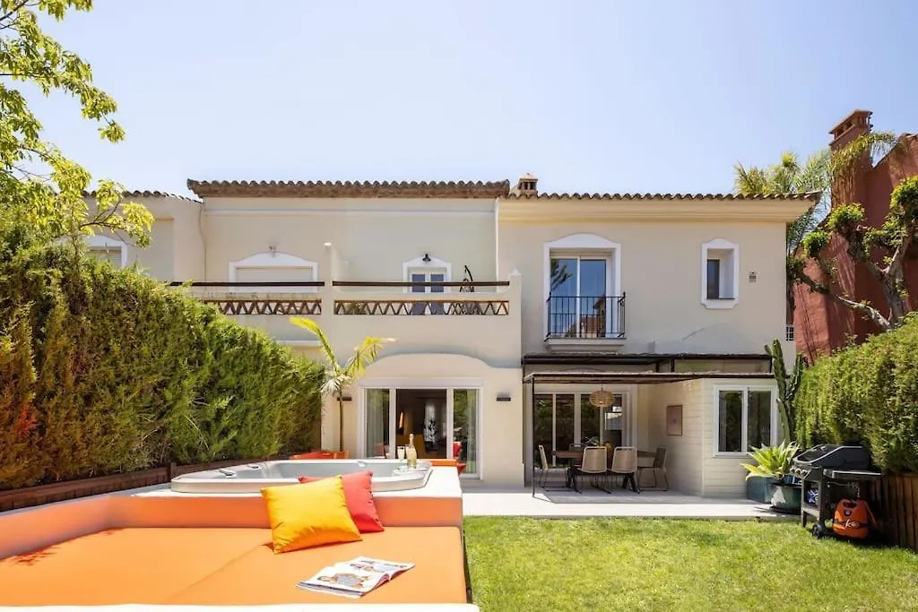 Villa Lovely House Near The Beach Estepona Spain